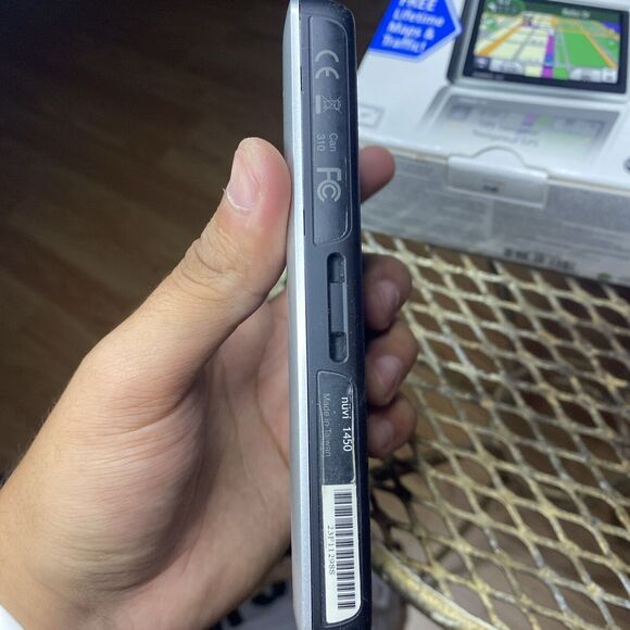 Garmin nuvi 1450LMT 5-Inch Portable GPS Navigator with Lifetime Map & Traffic - Picture 6 of 9